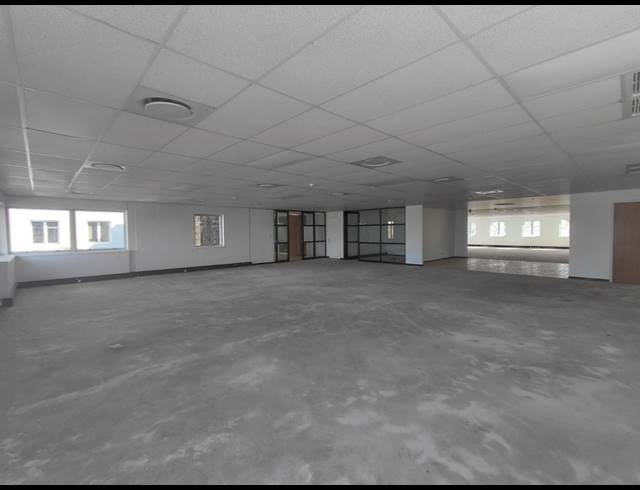 1,013M² OFFICE TO LET IN BRYANSTON